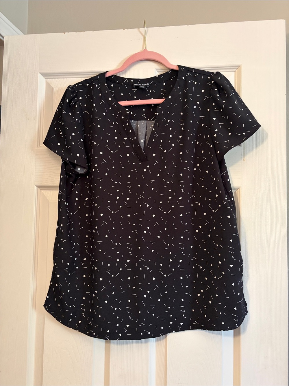 Black Printed Short-Sleeve Split-Neck Blouse